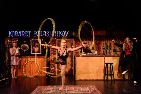 Kabaret Kalashnikov: Taverna Stories – Ein wildes Varieté-Spektakel