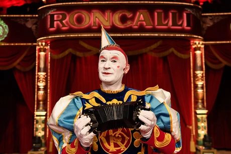 Circus Theater Roncalli - Weissclown Gensi 2018