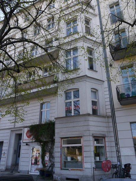 EWA-Frauenzentrum, Außen