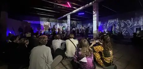 Urloquence Nr. 1: Ein Urschrei, Performance, DanceLab_27 & S27 Community mit Travis Broussard, Egon Elliut, Steffen Sennert, Luis Krummenacher und Jerszy Seymour