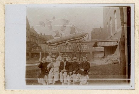 Fotografie Ingenieur von Tarden mit Modell