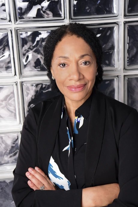 Porträt der Dichterin und Autorin Maroula Blades