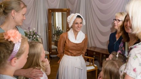 Glanz und Gloria. Festplanung mit der Kammerzofe Sophie