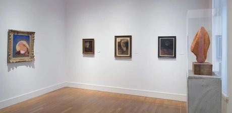 Ansicht der Sammlungspräsentation "Surreale Welten"