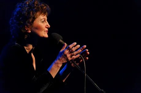 Julia Kock chante Piaf