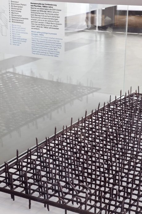 1961 | 1989. Die Berliner Mauer, Dornenmatte
