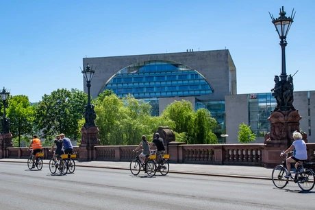 Radtour am Bundeskanzleramt