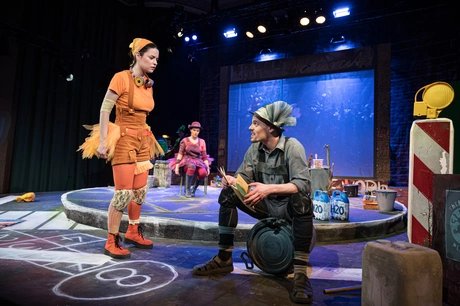 Aufbrechender Asphalt