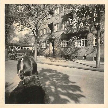 Bine studiert die Polizei - Fotoausstellung im Industriesalon Schöneweide