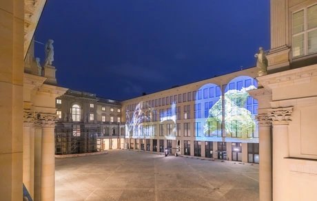 Filmstill aus "A black man who sold his skin – and his sons who bought or reclaimed it and sewed it back" von Lemohang Jeremiah Moses