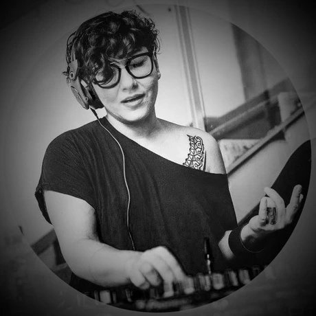 e_c898321a10fb7eb656aecc925a9c9bff_img-hopop