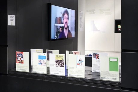 Blick in die Ausstellung „Was lesen? Verdrängte Texte wiederentdecken“ im Stabi Kulturwerk.