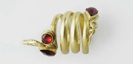 Goldener Fingerring in Form einer Schlange, Fundort unbekannt, 2. Jahrhundert v. Chr.