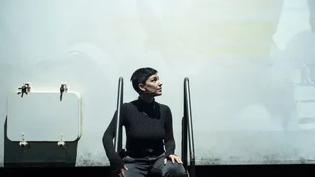 A place of safety>br>A Journey into the Central Mediterranean