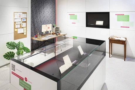 Ausstellungsansicht "Droste Digital. Handschriften – Räume – Installationen"