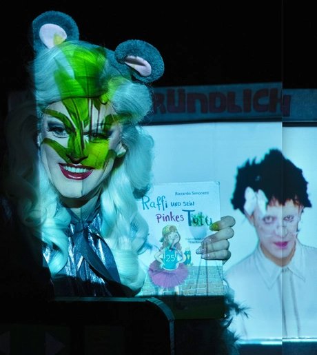 SALLY – Mein Leben im Drag