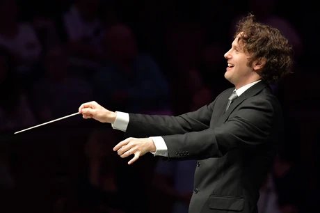 Nicholas Collon, Chefdirigent des Finnish Radio Symphony Orchestra