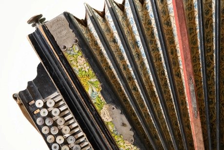 Deutsche Handharmonika, Kat.-Nr. 4834 von Meinel & Herold (ca. 1870)