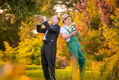 Conrad und Claudius Wecke: Aufgeweckte Gartenklänge 