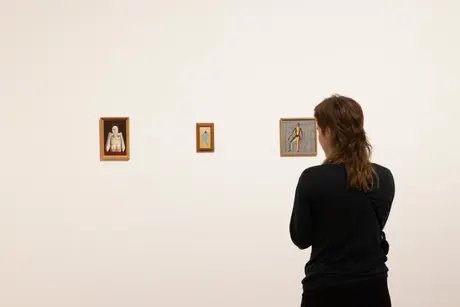 Gabriele Stötzer: Dabei sein und nicht schweigen, Installationsansicht, Gropius Bau, 2026 © Gropius Bau, Foto: Rosa Merk