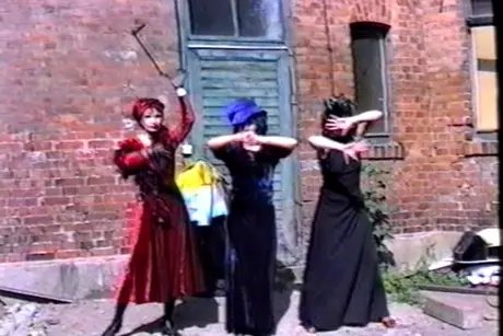 Künstlerinnengruppe Erfurt, Die Drei Grazien, 1991, Still, Super-8-Film © Archiv Gabriele Stötzer, Courtesy: Künstlerinnengruppe Erfurt
