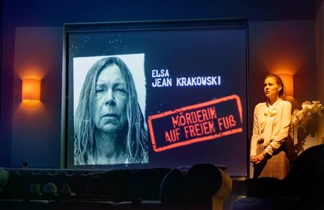 Ist sie das wirklich? Vonl li.: Marion Kracht und Jessica Ginkel.