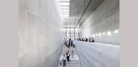 James-Simon-Galerie, Oberes Foyer mit Haupttreppe / Upper foyer, main internal staircase