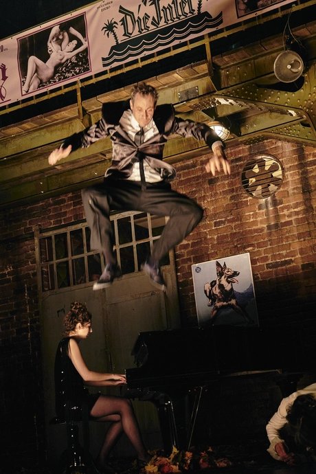 Fabian oder Der Gang vor die Hunde