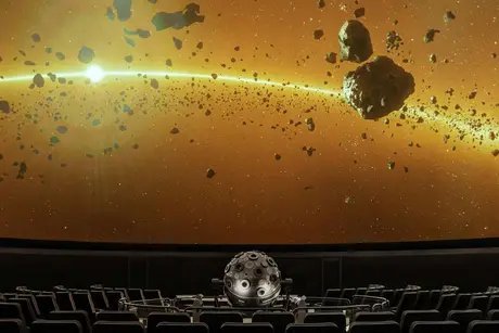 Planetariumsprojektor mit Projektion von Asteroiden