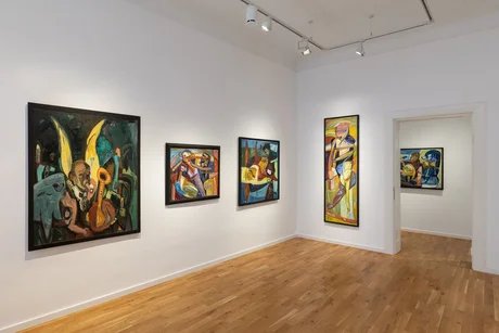 Ausstellungsansicht „KLASSE IN WEIßENSEE! Wolfgang Peuker und seine Schüler:innen", Stiftung Kunstforum Berliner Volksbank