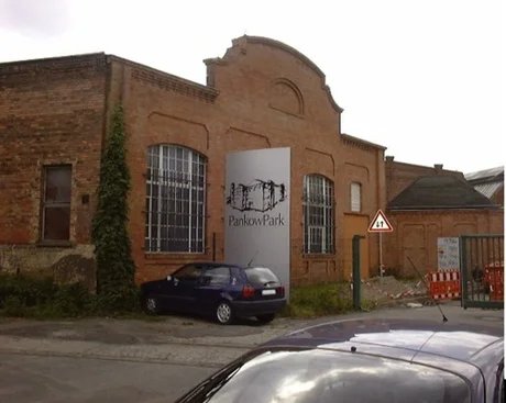 Berlin, Wilhelmsruh, Bergmann-Borsig unmittelbar nördlich der Hertzstraße. Das Symbol des „PankowPark“ 