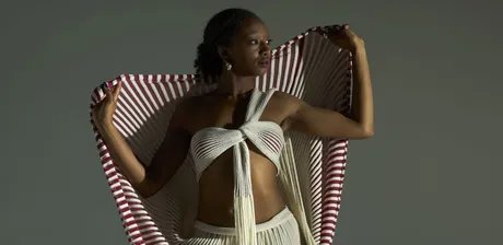 Vanessa Hoffmann, Zweifarbiges Strickkleid, Merinowolle, Sommersemester 2024