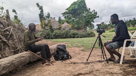 Nlabephee Kefas Othaniel (rechts) und Pa Kanawa Musa (links) während einer Recording Session in Kwangkah village of Dza