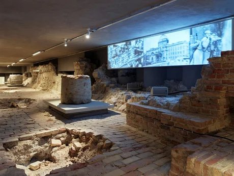 Humboldt Forum, Dauerausstellung zur Geschichte des Ortes, Schlosskeller mit Sprenglöchern