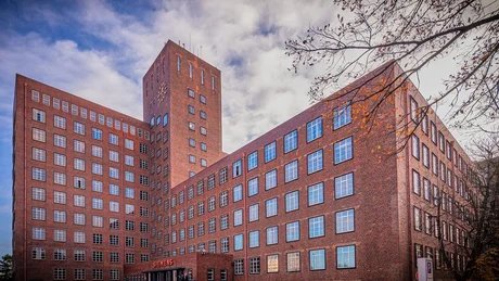 Die Siemensstadt. Christian Fessel | Mann mit Hut Touren