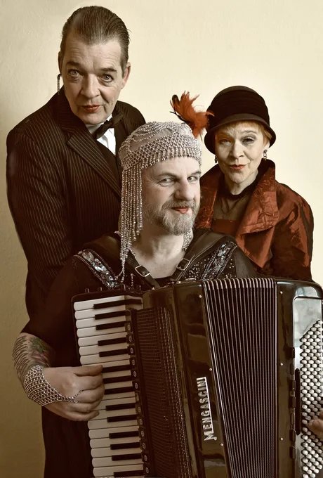 Henry Nandzik, Dirk Rave und Chanson-Nette
