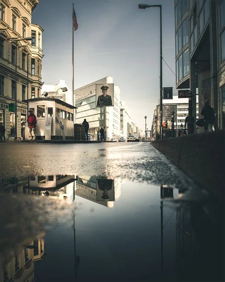 Am Checkpoint Charlie