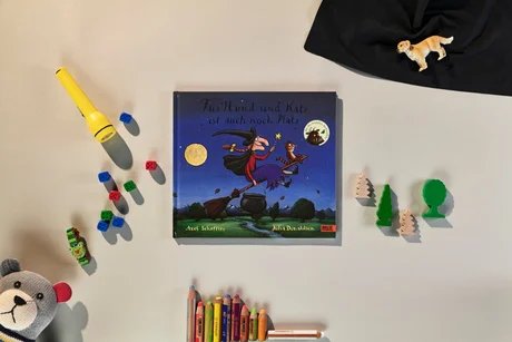 Cover zum Bilderbuch "Für Hund und Katz ist auch noch Platz" von Axel Scheffler und Julia Donaldson