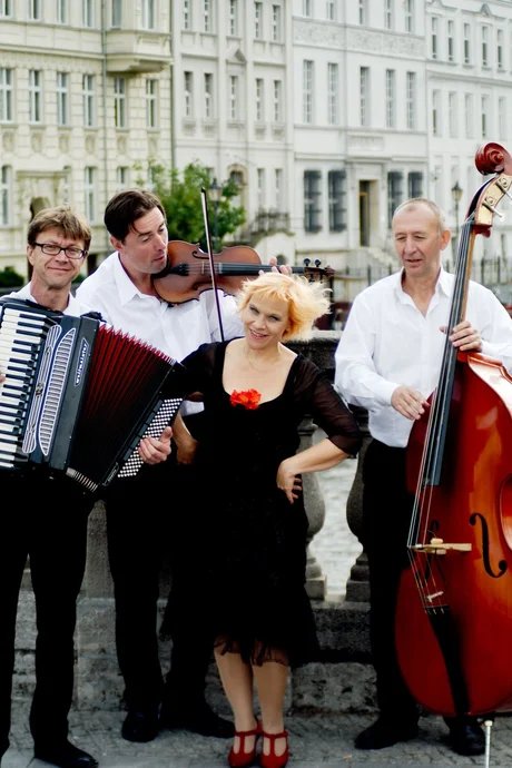 Berlin-Odessa-Express mit Chanson-Nette & Trio Scho