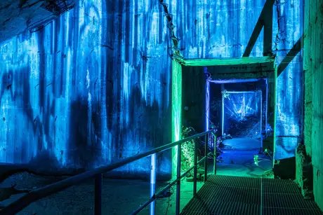 Klang- und Lichtinstallation: Seafoam Palace presents »Roadside Picnic«
