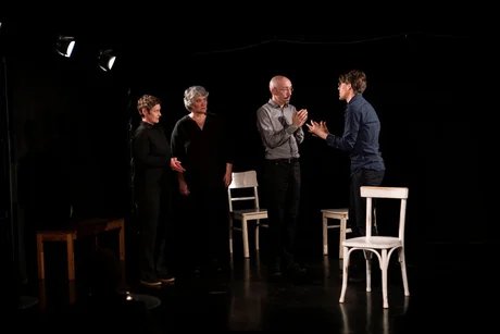 Durch die Wand  - Theater ohne Probe