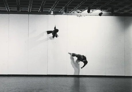 Trisha Brown, Walking on the Wall, 1971, Whitney Museum of American Art Foto 