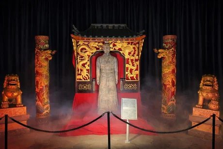 Originale Ausstellungsansicht und Key Visual