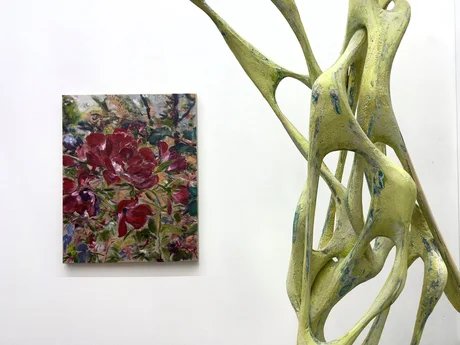 Tanja Selzer, Love in the Park, 2025, alongside Wolfgang Flad, untitled Structure, 2025. Studio view, 2026. 