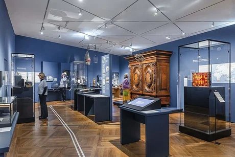 Ausstellungsansicht Objekte Geschichte Geschichten