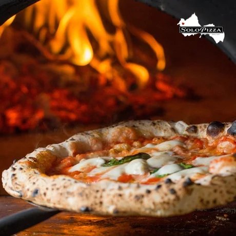 Steinofenpizza von Solo Pizza