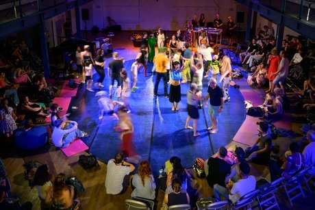 Club Oval Crossover Dance Battle