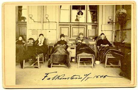 Patientinnen bei der Liegekur, Lungenheilanstalt Falkenstein 1888