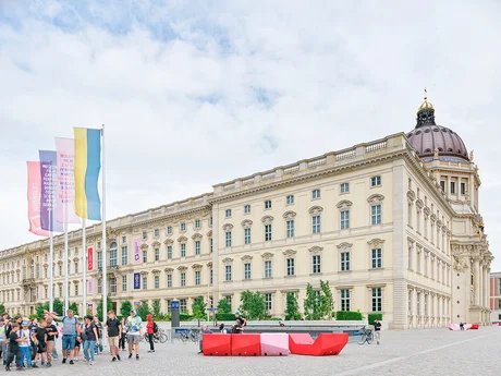 Blick auf die Nord- und Westfassade