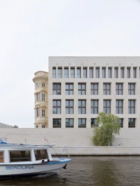 Blick auf die Ostfassade